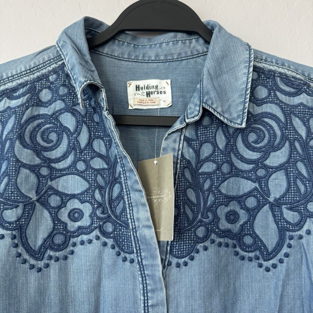 NWT Holding Horses Medium Blue Chambray Embroidered Long Sleeve‎ Button Up Shirt - Picture 3 of 8